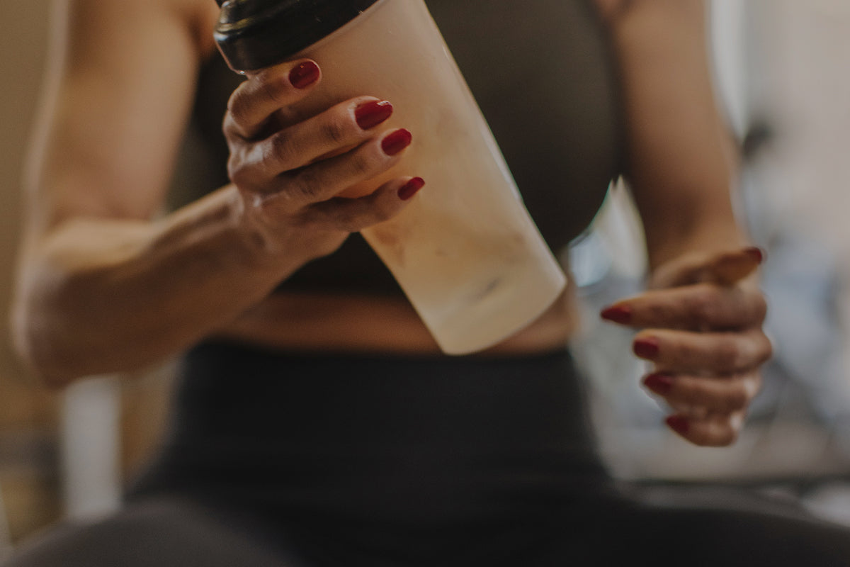 ¿Cómo tomar batidos de carbohidratos para ganar masa muscular?